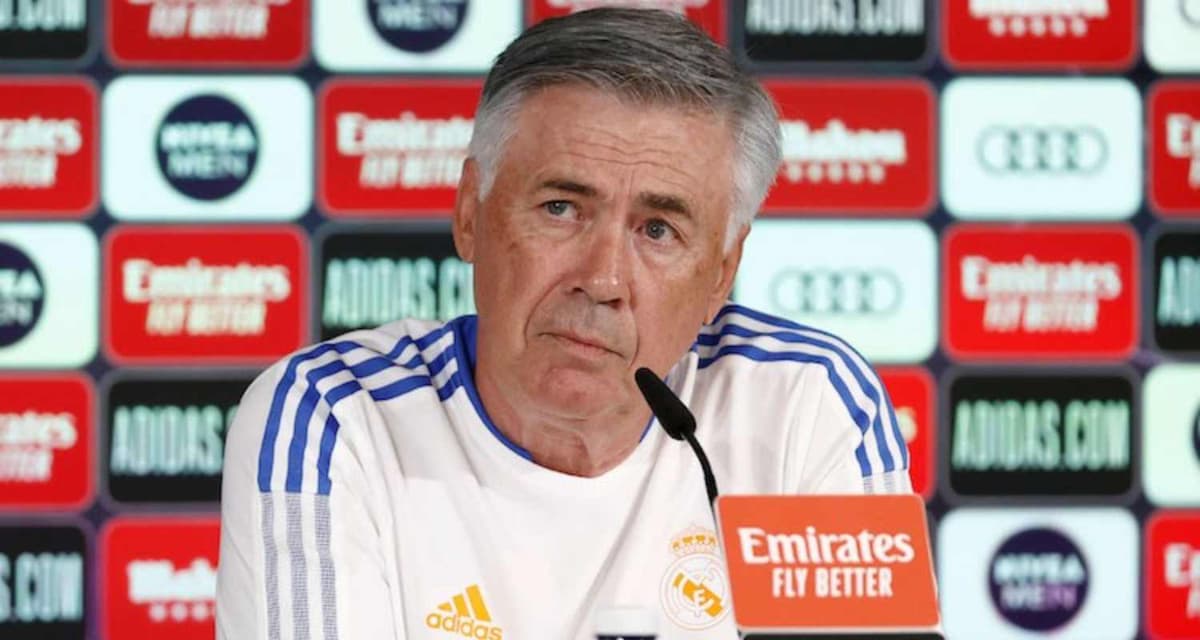 Carlo Ancelotti, entraineur du Real Madrid, en conférence de presse =