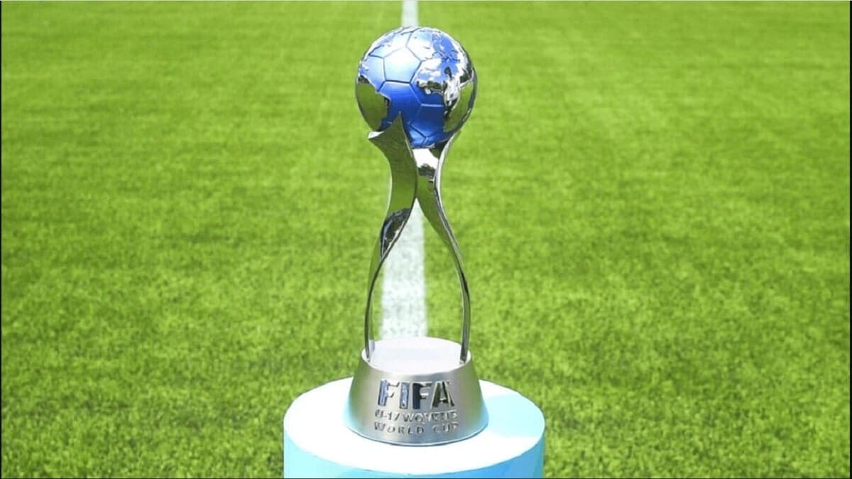 Le trophée de la coupe du monde féminin U17 2022 qui aura lieu en Inde