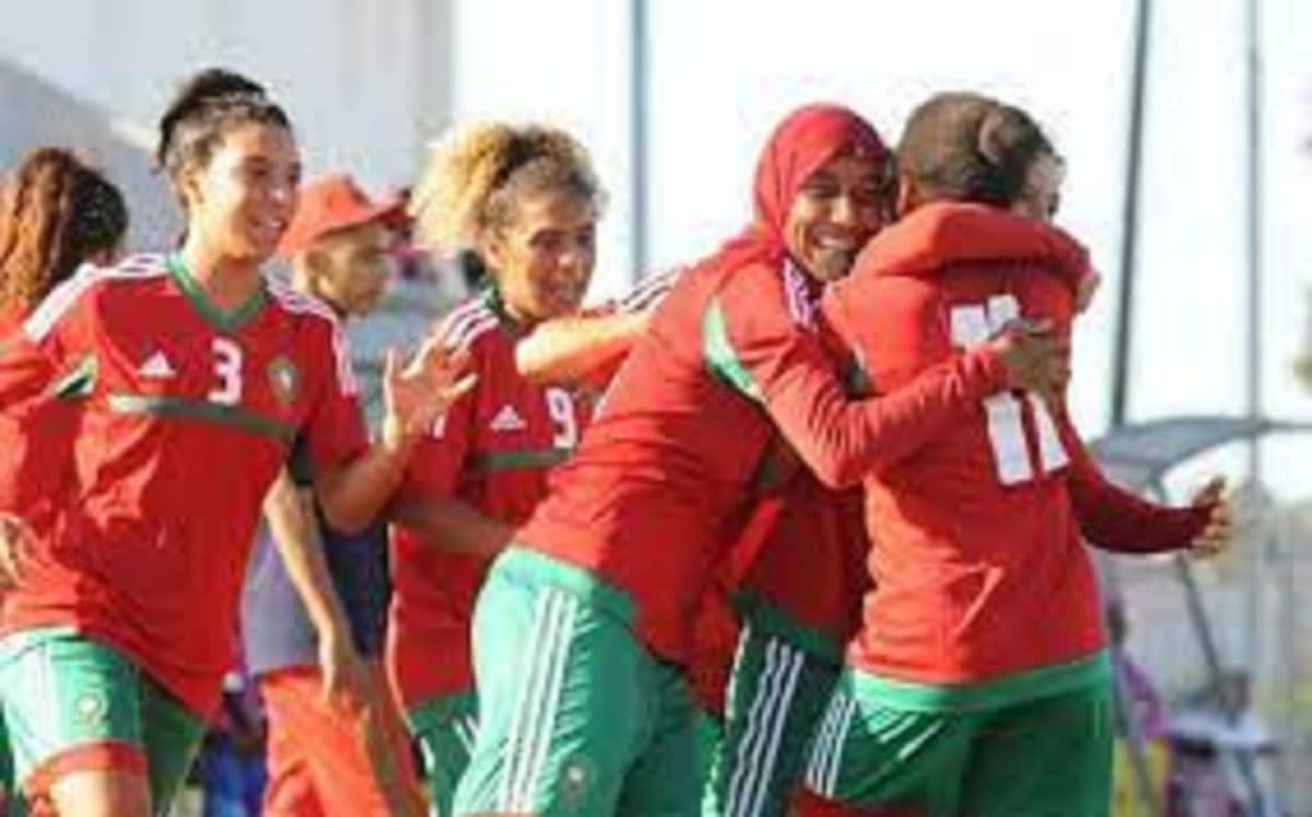 Des joueuses marocaine célèbrent leur but