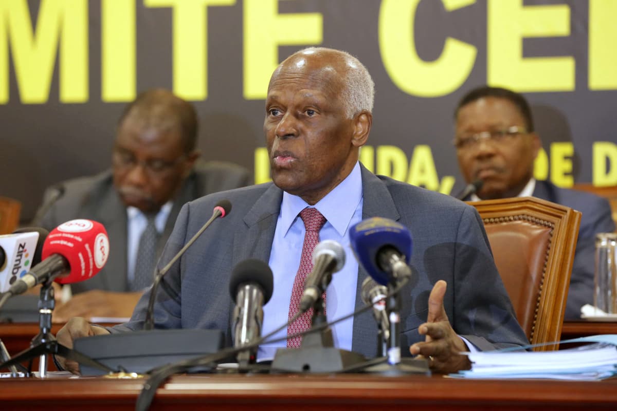 José Eduardo dos Santos lors d'une réunion du comité central du MPLA à Luanda, Angola, décembre 2016.