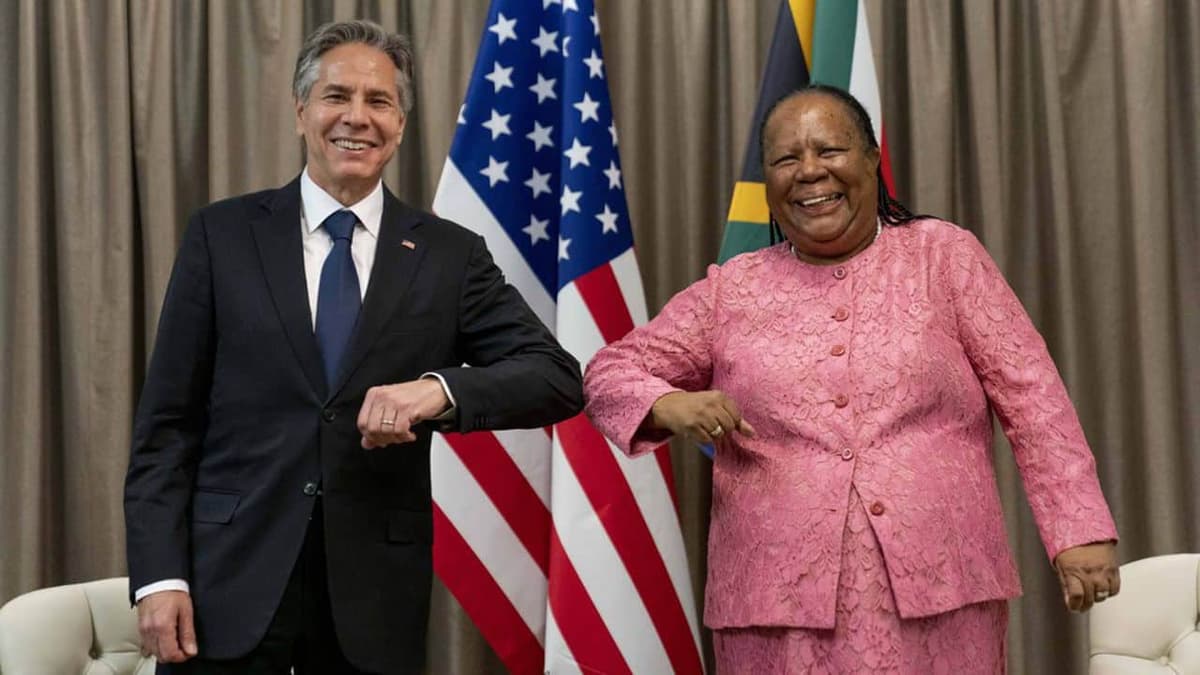 Antony Blinken a été reçu par la ministre des Affaires étrangères d'Afrique du Sud, Naledi Pandor (Andrew Harnik/AP/SIPA)