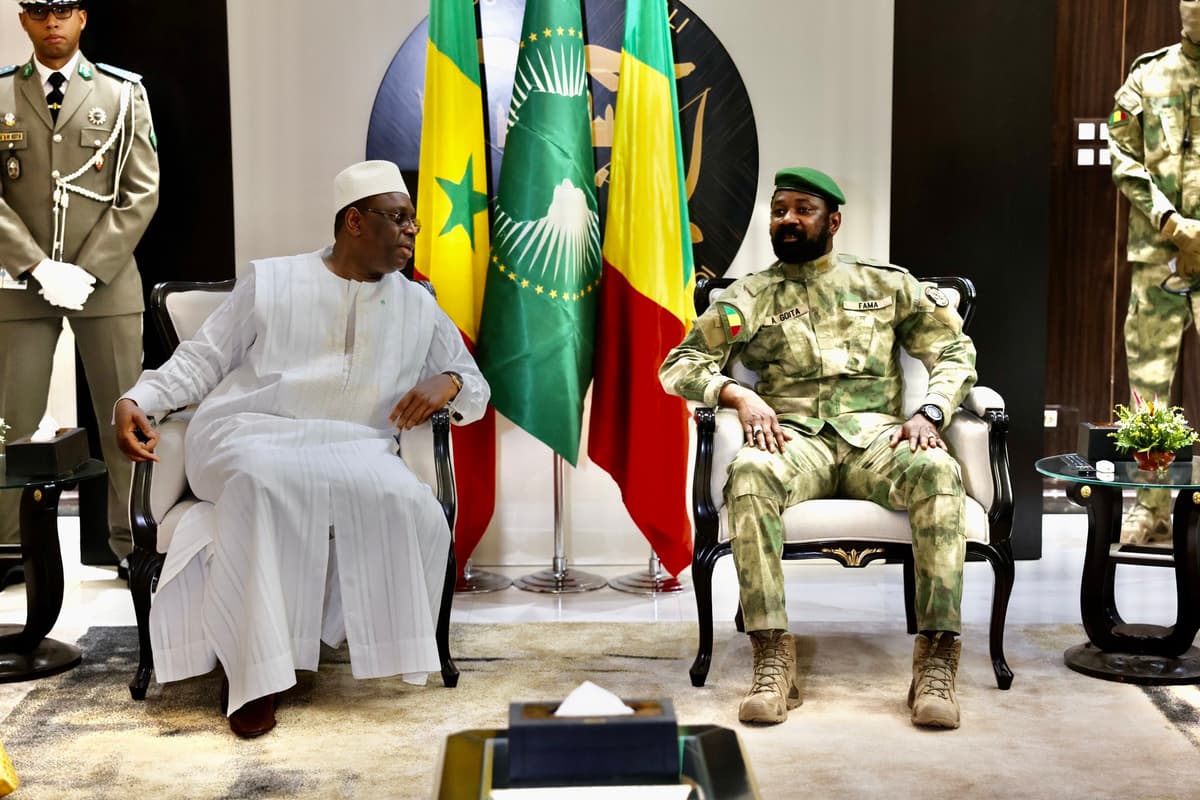 Le président sénégalais Macky Sall et le Président de la Transition malienne, le Colonel Assimi GOÃTA. 15 août 2022.