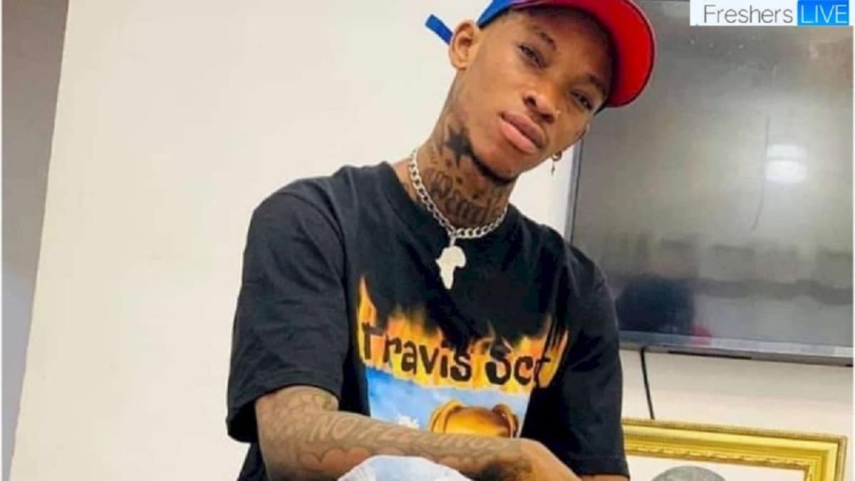 Dablixx Oshaa, rappeur nigérian, portrait en noir et blanc, regard pensif.