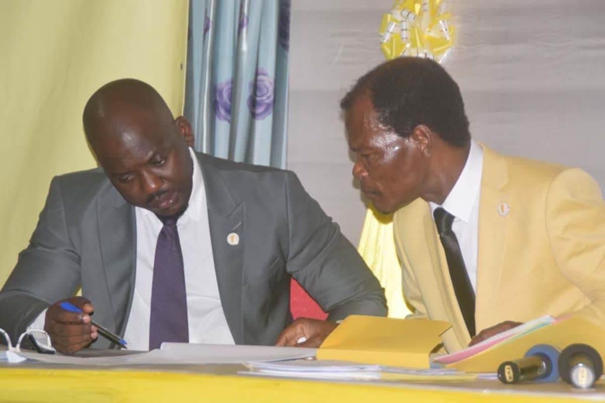 Guy Mitokpè aux côtés de Candide Azannai