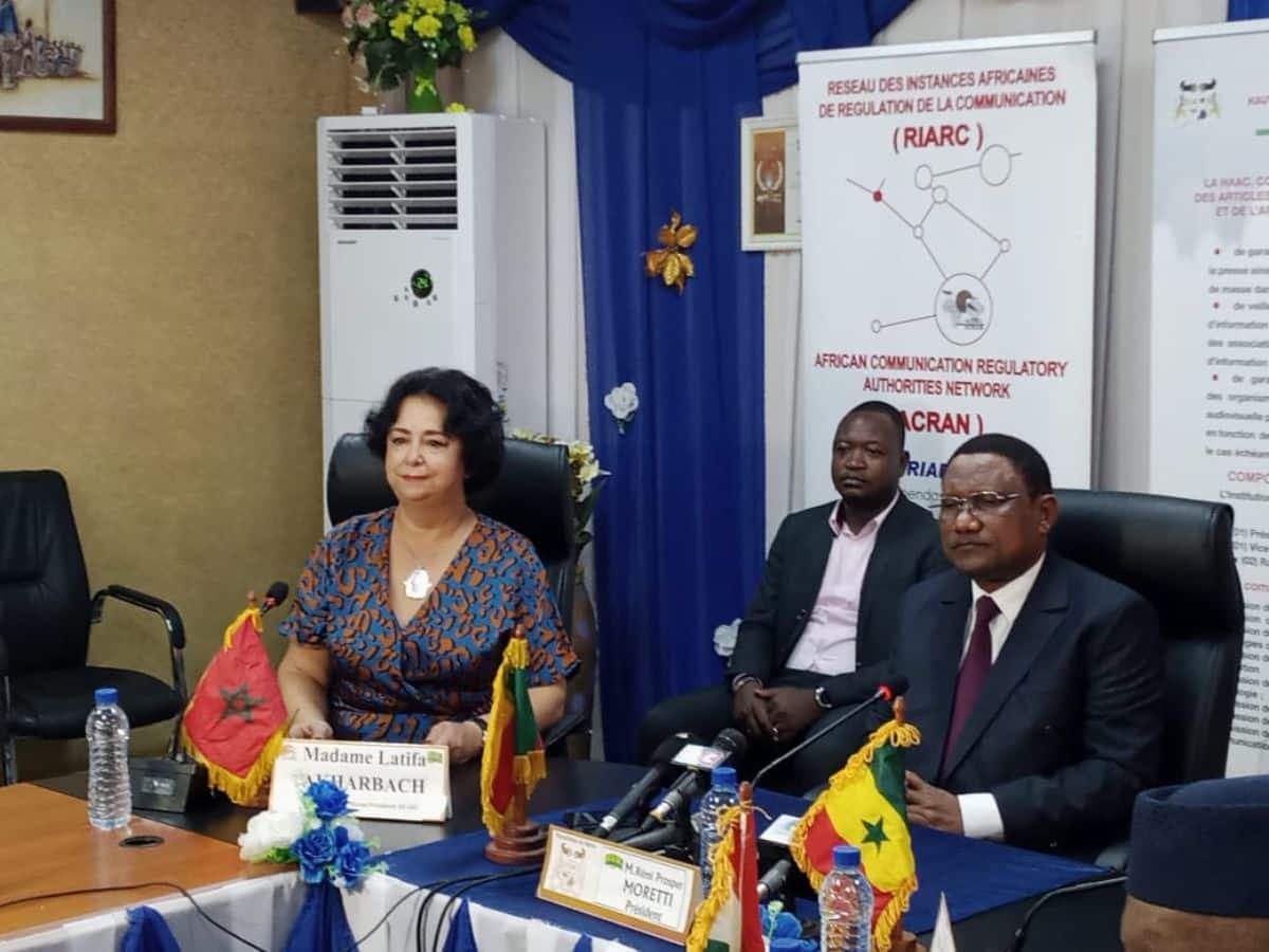 Latifa Akharbach, présidente du RIARC et Prosper Rémi Moretti, président de la HAAC.