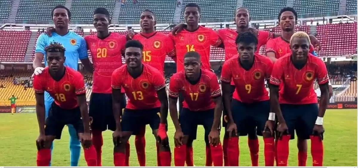 Des joueurs de football de l'Angola