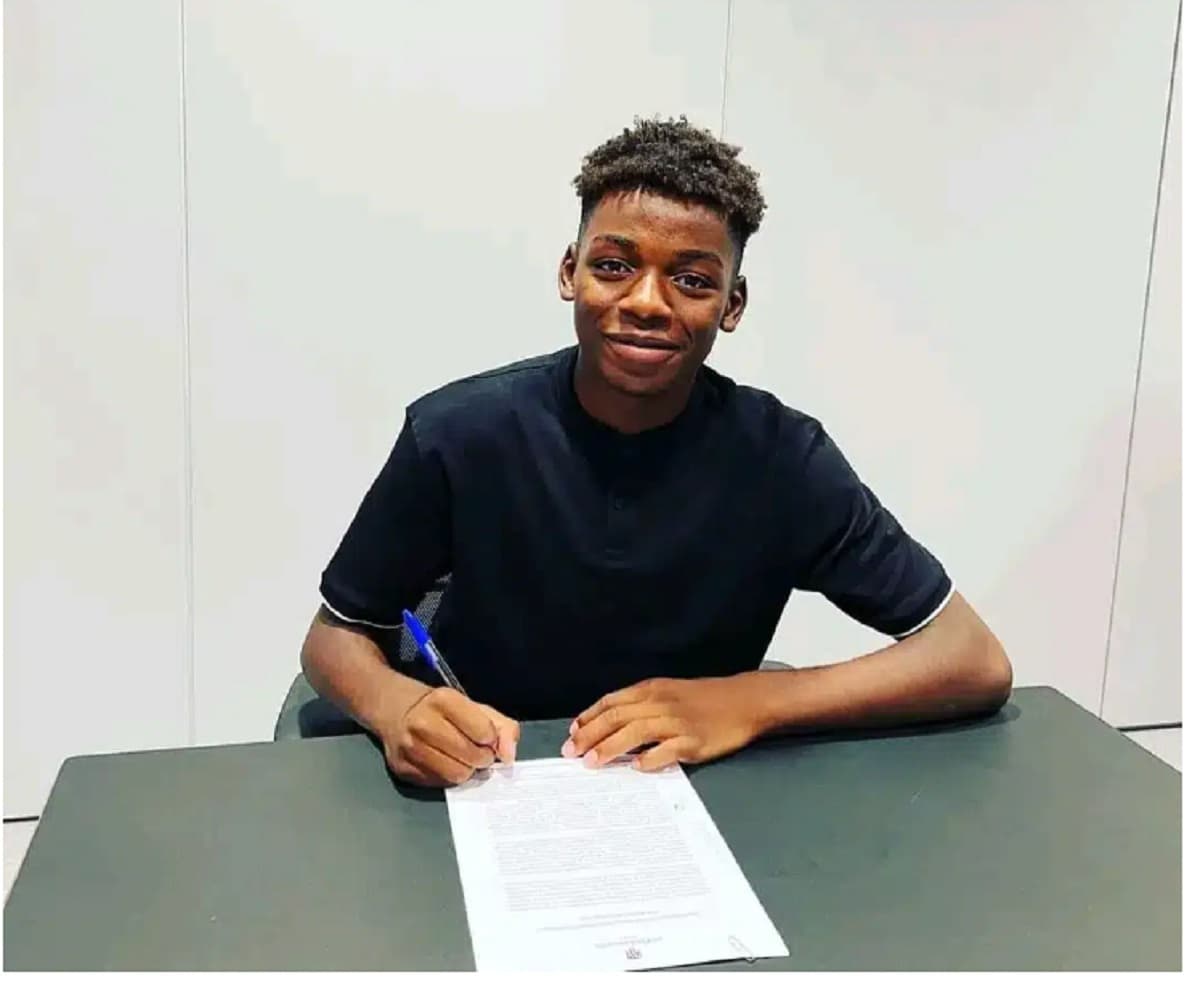 Le défenseur central gabonais de 16 ans, Ariel Nkoghe