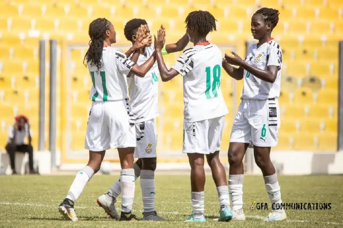 Les s Black Princesses du Ghana célèbrent leur but.