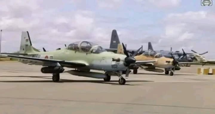 Avions de combat déployés par le Mali et le Burkina pour contrer la CEDEAO au Niger.