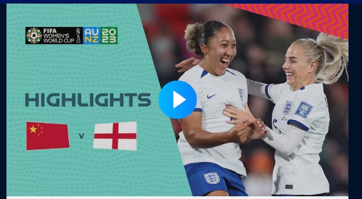 Des joueuses de la sélection anglaise célèbrent leur but