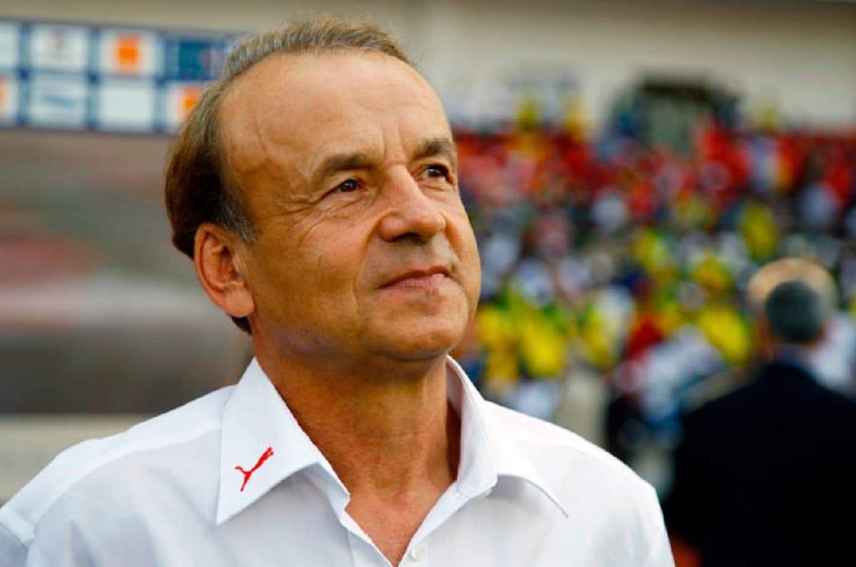 « J’aime beaucoup cette ambiance », Gernot Rohr se détend au championnat de pétanque