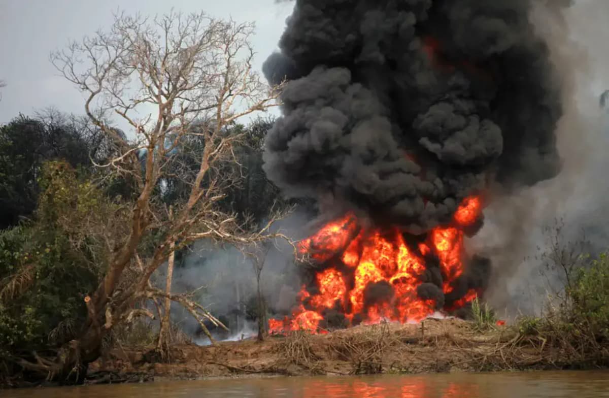 Explosion dans une raffinerie illégale de pétrole dans le sud-est du Nigeria