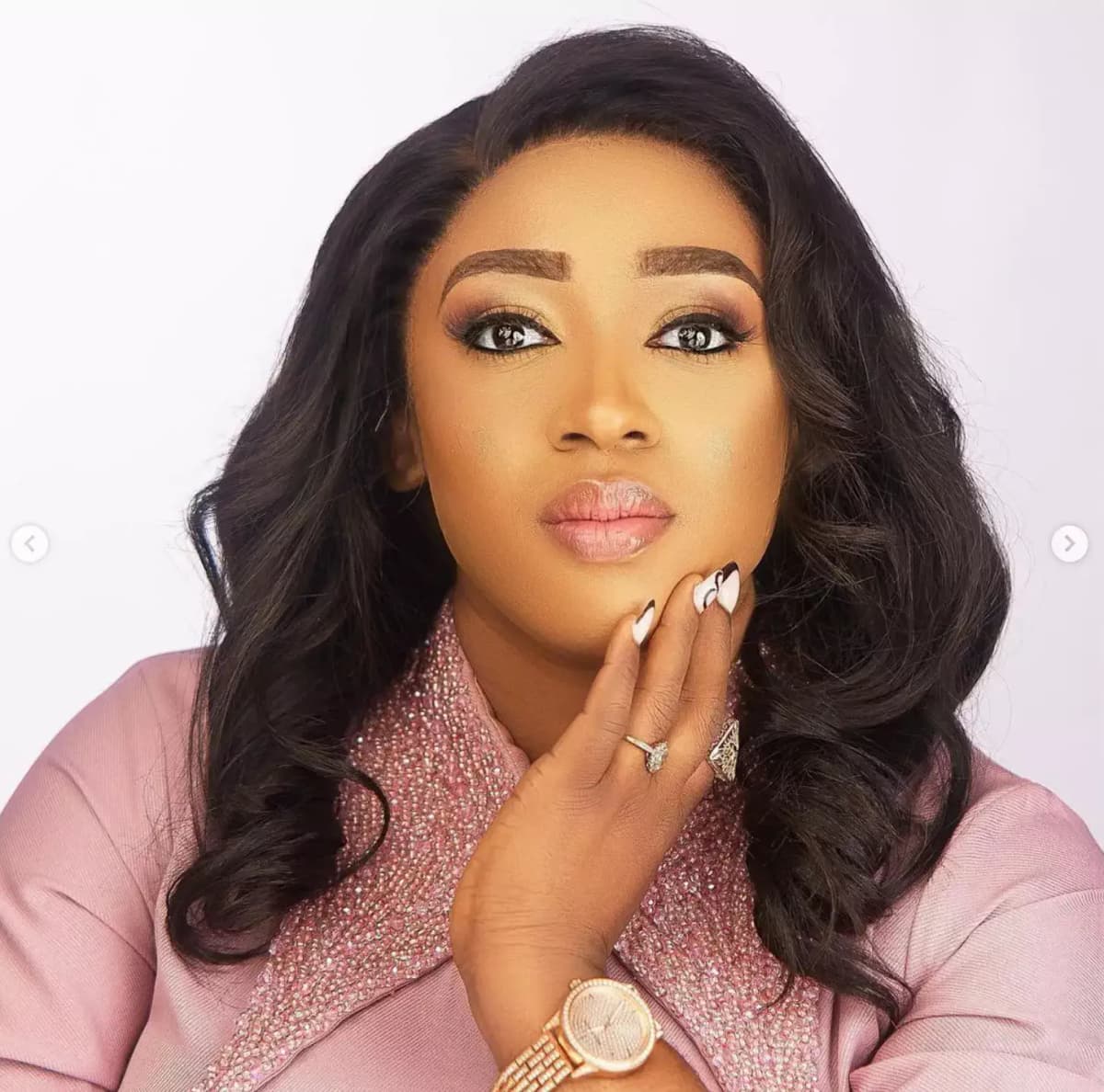 Betta Edu, ministre des Affaires humanitaires et de la lutte contre la pauvreté, est accusée de détournement présumé de fonds d'investissement social.