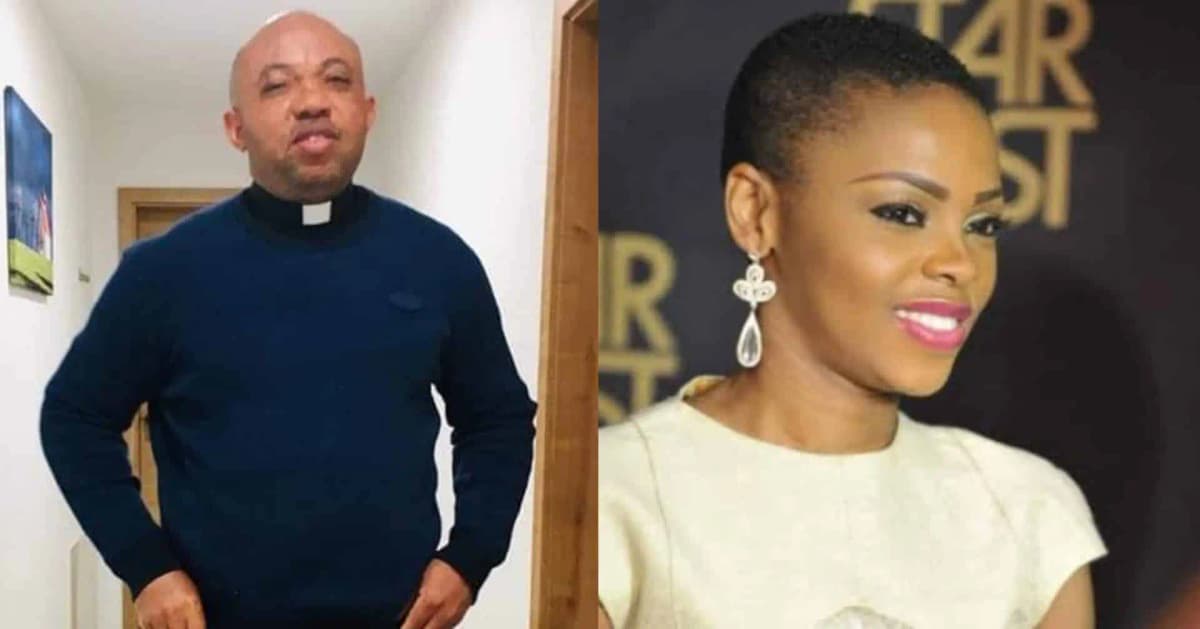 Chidinma, chanteuse nigériane, souriante lors d'un événement public.