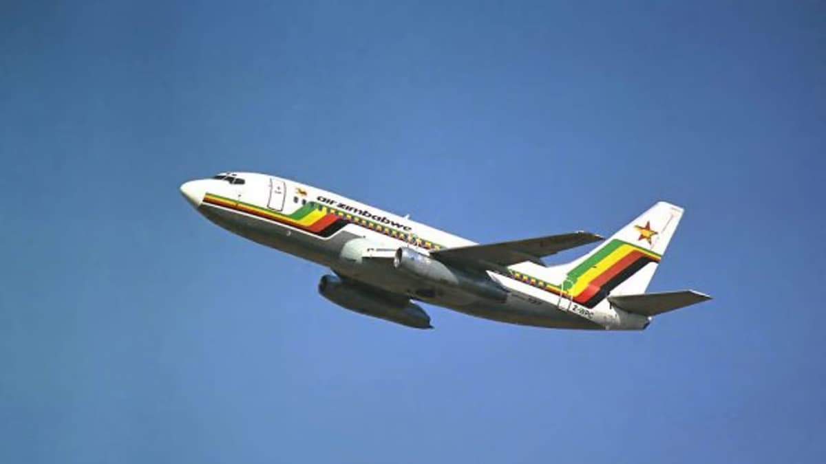 Avion présidentiel d'Air Zimbabwe sur le tarmac, alerté pour une menace à la bombe.