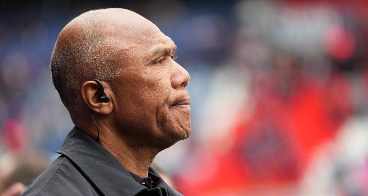 Antoine Koumbouaré, entraîneur, ne succédera pas à Rigobert Song pour les Lions Indomptables.