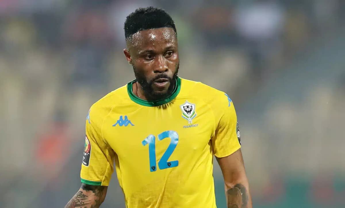 Guélor Kanga, milieu de terrain gabonais