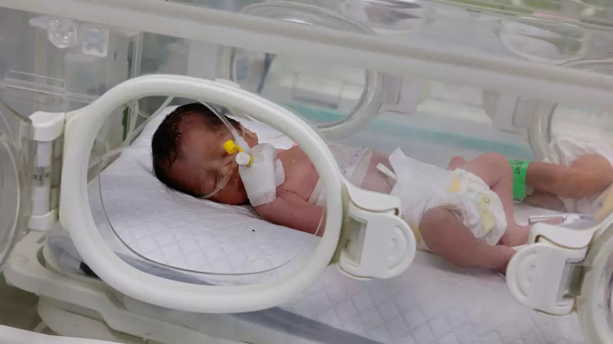 Guerre IsraÃ«l-Hamas : un bébé né d'une césarienne après la mort de sa mère