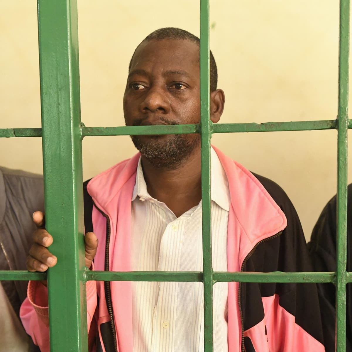 Portrait de Paul Nthenge Mackenzie, chef d'une secte évangélique au Kenya.