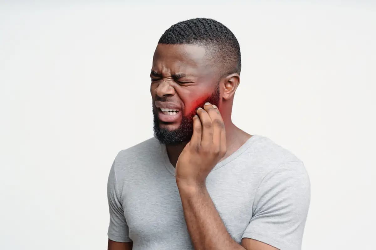 Mal de dent: cette astuce magique de grand-mère pour le soulager