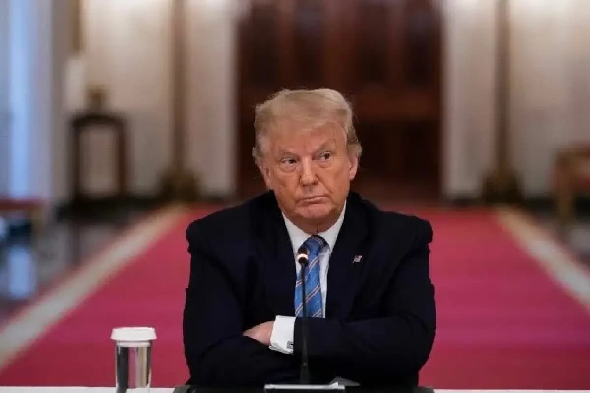 Pourquoi Donald Trump a-t-il gelé 2,2 milliards de dollars destinés à l’université d’Harvard ?