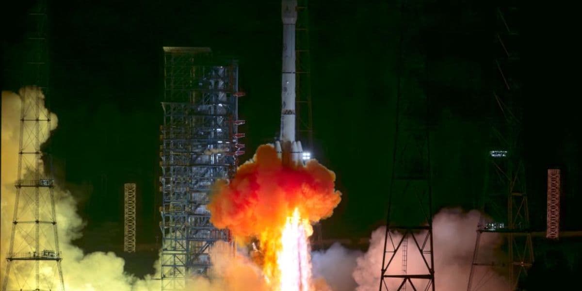 La Chine lance Tianwen-2, sa première mission de récupération d’échantillons d’astéroïde