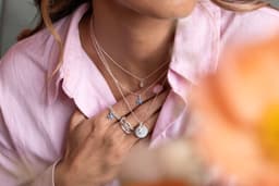 Bijoux personnalisés pour la famille : personnalisation, gravure et modèles adaptés