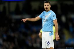 Manchester City: Guardiola ouvre la porte à un départ de Rodri