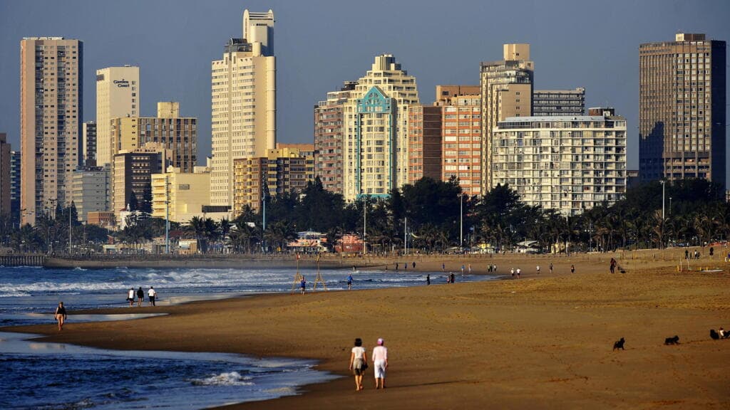 Afrique du Sud : controverse sur les statues jugées très coûteuses de Mandela et Tambo