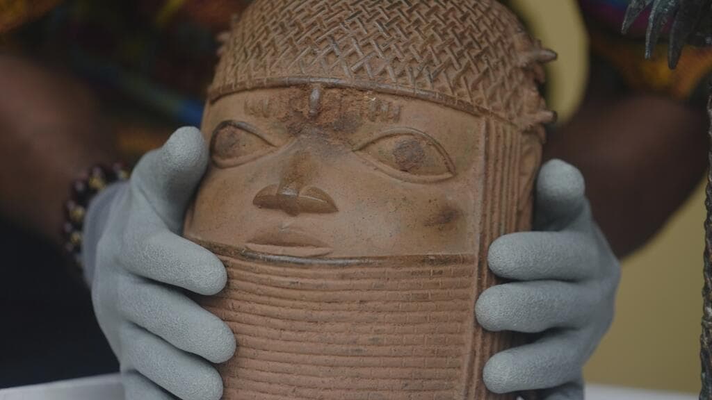 Nigeria : trois musées suisses vont restituer 28 bronzes du royaume du Bénin