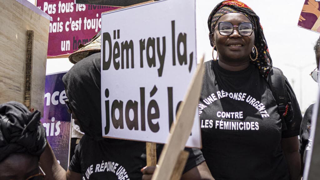 Sénégal : les militantes féministes accusent les séries télé de banaliser les violences faites aux femmes