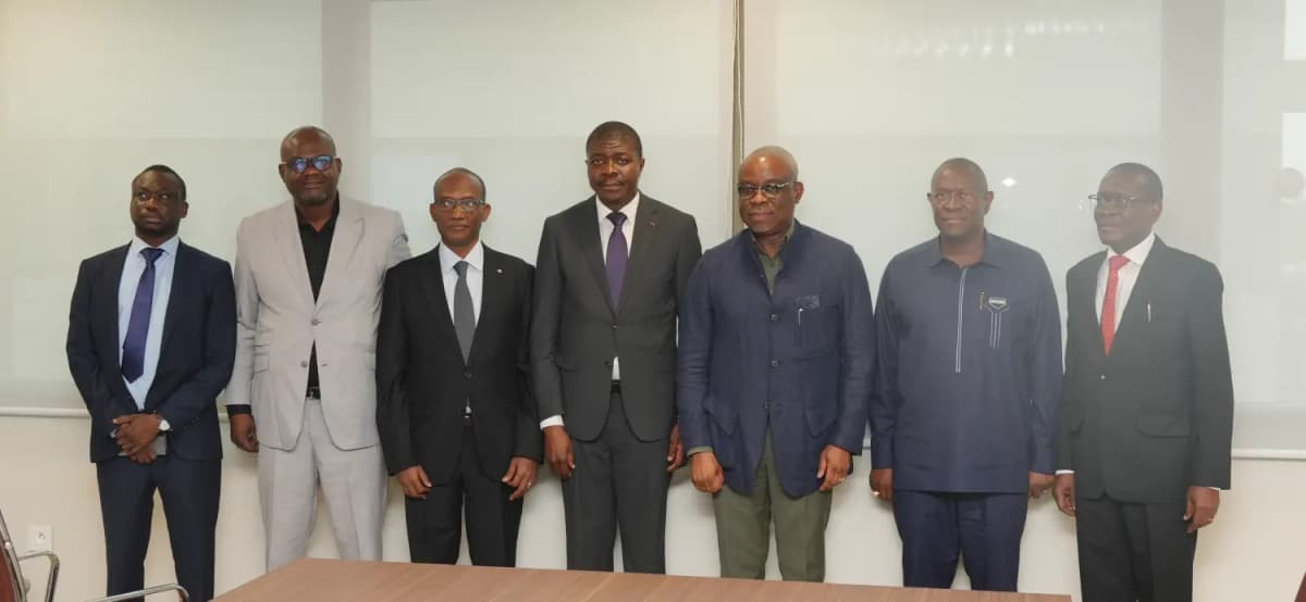 Bénin: rencontre stratégique entre l’ARREC, la Cour de Justice de la CEDEAO, le WAPP et des ministres 