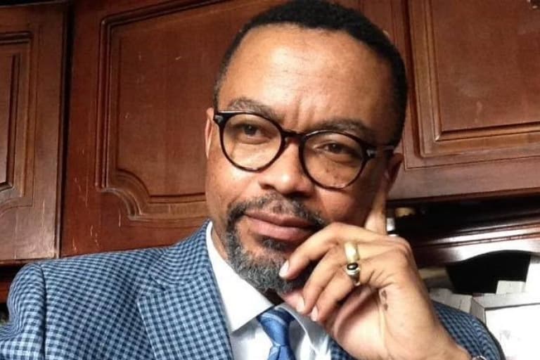 Franklin Nyamsi : le professeur poursuit RFI en justice, la raison