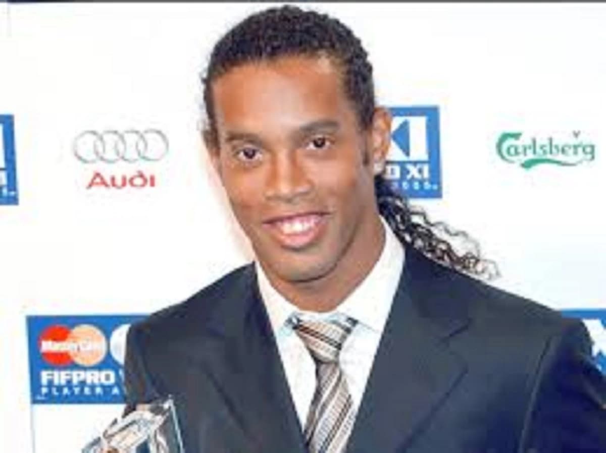 « Un génie du football », Jay Jay Okocha rend hommage à Ronaldinho