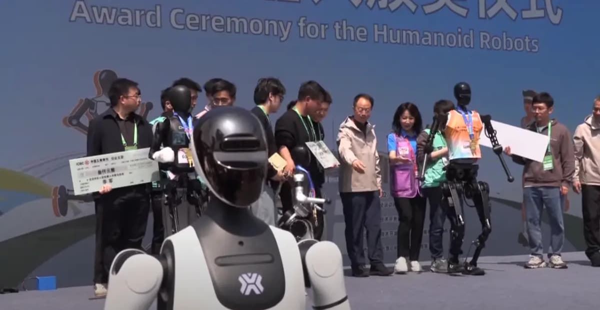 Un semi-marathon de robots humanoïdes, une première mondiale en Chine