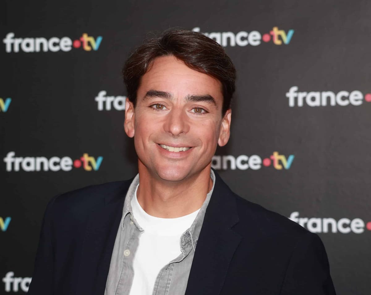 Beatrice Rosen interpelle Julian Bugier sur l’absence de questions sur les agressions en maternelles