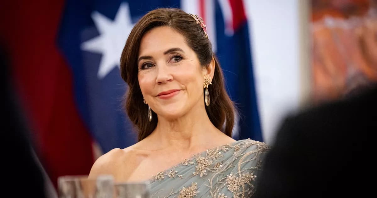 Mary de Danemark recycle en Australie sa robe de bal bleue pour la quatrième fois depuis 2010