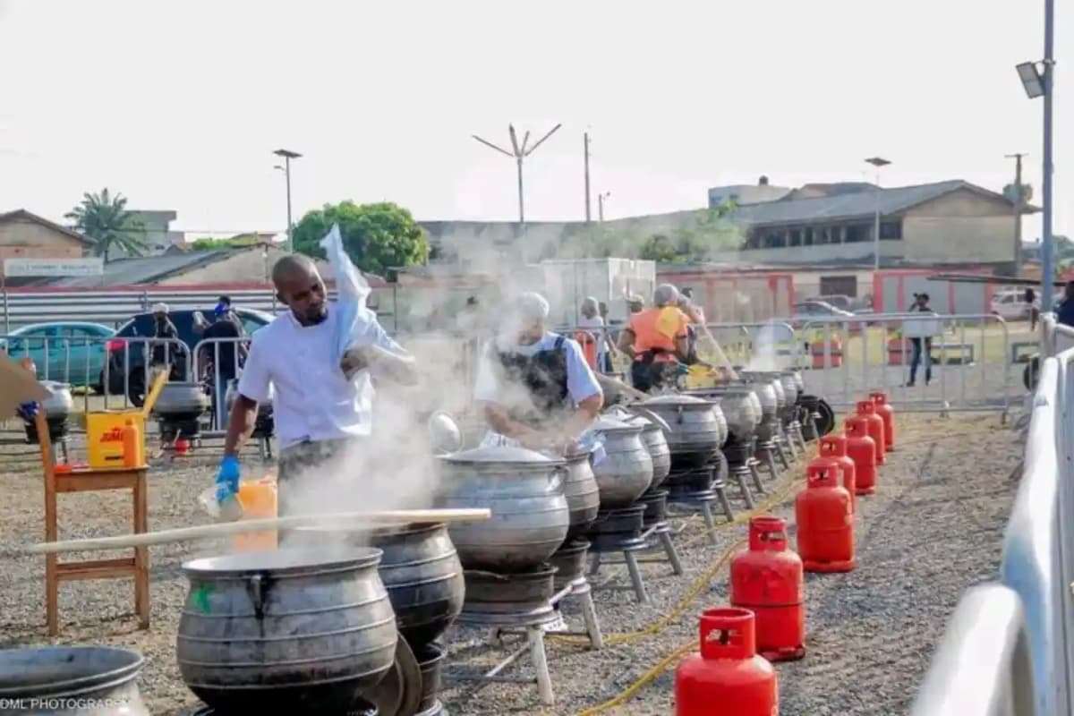 Cheffe Eden Food tient un défi culinaire de 100 marmites en 24 heures