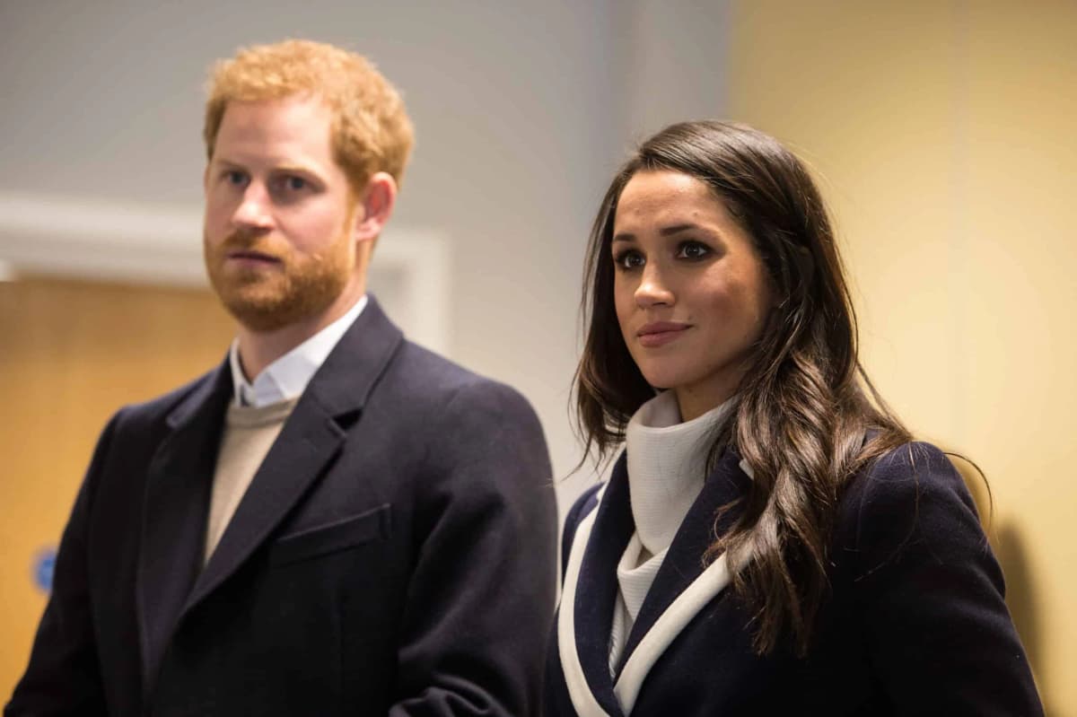 Meghan Markle publie, 8 ans après son mariage avec Harry, de nouvelles images de leur mariage, début d’une longue rupture familiale